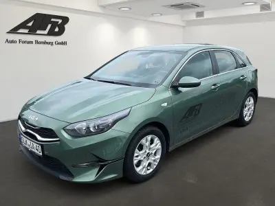 Gebraucht Kia Ceed Comfort 140 PS (102 kW) 2025 Grün Kleinwagen