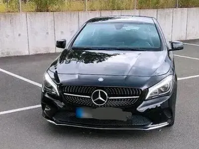 Gebraucht Mercedes CLA200 Shooting Brake Urban 156 PS (114 kW) 2016 Schwarz Kombi
