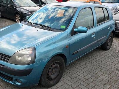 Gebraucht Renault Clio II 75 PS (55 kW) 2003 Grün Limousine