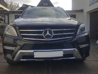 Schwarz Gebraucht 2012 Mercedes ML250 AMG line SUV | 14.900 € (Fairer Preis)