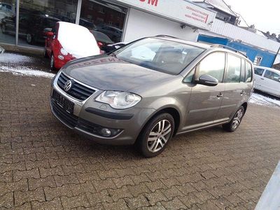 Grau Gebraucht 2010 VW Touran Conceptline Van / Kleinbus | 5.950 € (Fairer Preis)