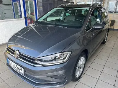 Gebraucht VW Golf Highline 150 PS (110 kW) 2020 Grau Van / Kleinbus