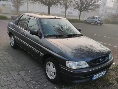 Gebraucht Ford Escort 60 PS (44 kW) 1993 Limousine