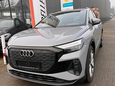 Grau Gebraucht 2021 Audi Q4 e-tron Design SUV | 26.999 €