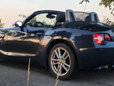 Gebraucht BMW Z4 150 PS (110 kW) 2005 Blau Cabrio
