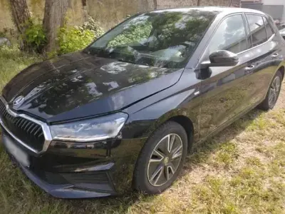 Gebraucht Skoda Fabia Tour 110 PS (80 kW) 2022 Cerna magic/black magic (metallic) Kleinwagen