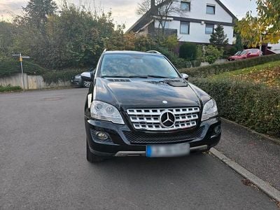 Gebraucht Mercedes ML350 211 PS (155 kW) 2010 Schwarz SUV
