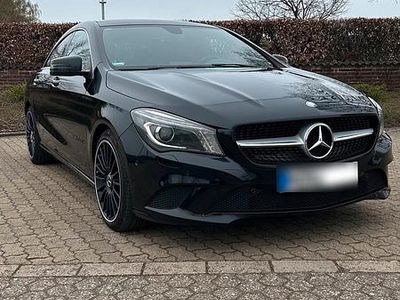 Gebraucht Mercedes CLA200 Urban 156 PS (114 kW) 2014 Schwarz Limousine