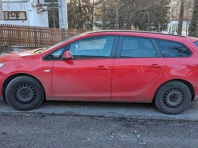 Rot Gebraucht 2011 Opel Astra Edition Kombi | 2.500 € (Superpreis)