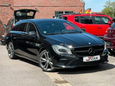 Gebraucht Mercedes CLA200 Shooting Brake 136 PS (100 kW) 2016 Schwarz Kombi