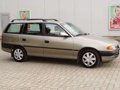 gebraucht Opel Astra Caravan 16V Club # AHK*ABS*Schiebedach*Klima*