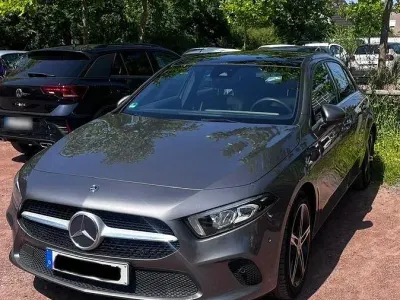 Gebraucht Mercedes A200 163 PS (119 kW) 2018 Grau Kombi