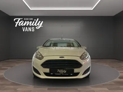 Gebraucht Ford Fiesta 65 PS (47 kW) 2014 Weiß Kleinwagen