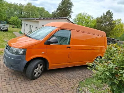 Używany VW T5 140 KM (102 kW) 2010 Pomarańczowy Van