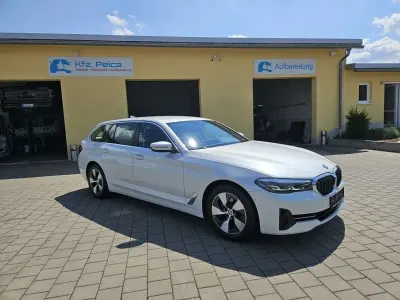 Gebraucht BMW 520 190 PS (139 kW) 2022 Weiß Limousine