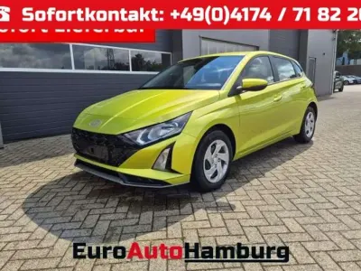 Neu Hyundai i20 90 PS (66 kW) 2026 Mangrove green Kleinwagen