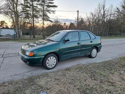 Usata VW Polo Classicline 75 CV (55 kW) 1999 Verde Berlina