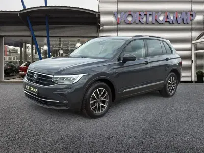 Gebraucht VW Tiguan Life 150 PS (110 kW) 2022 Uranograu SUV