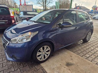 Gebraucht Peugeot 208 Active 82 PS (60 kW) 2014 Kleinwagen