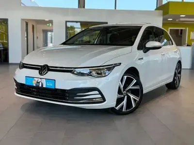 Gebraucht VW Golf VIII Business 150 PS (110 kW) 2023 Weiß Limousine