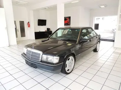 Gebraucht Mercedes 190 Sportline 118 PS (86 kW) 1990 Schwarz Limousine
