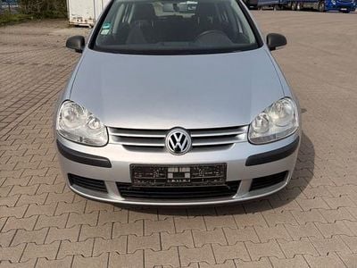 Usata VW Golf V Trendline 90 CV (66 kW) 2007 Argento Berlina