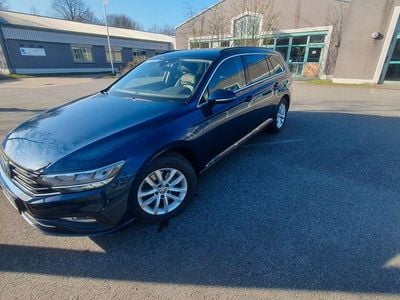 Gebraucht VW Passat Business 150 PS (110 kW) 2019 Blau Kombi
