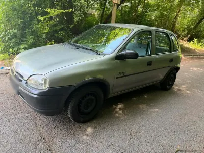 Gebraucht Opel Corsa 60 PS (44 kW) 1995 Silber Kleinwagen