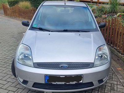 Gebraucht Ford Fiesta 60 PS (44 kW) 2006 Silber Limousine