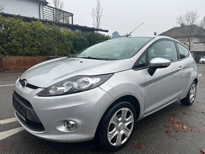 Silber Gebraucht 2012 Ford Fiesta Kleinwagen | 3.999 €