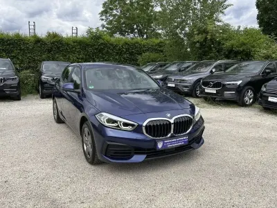 Gebraucht BMW 118 Advantage 150 PS (110 kW) 2023 Phytonicblau Kleinwagen