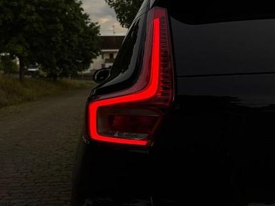 Gebraucht Volvo XC40 Momentum 129 PS (94 kW) 2021 Schwarz SUV