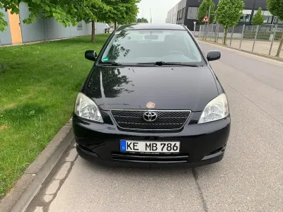 Używany Toyota Corolla 89 KM (65 kW) 2007 Czarny Hatchback