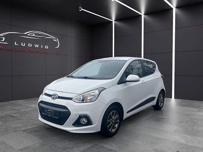 Gebraucht Hyundai i10 Style 87 PS (63 kW) 2015 Weiß Kleinwagen