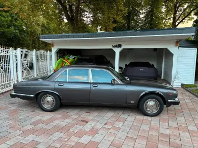 Gebraucht Jaguar XJ Sovereign 264 PS (194 kW) 1986 Grau Limousine