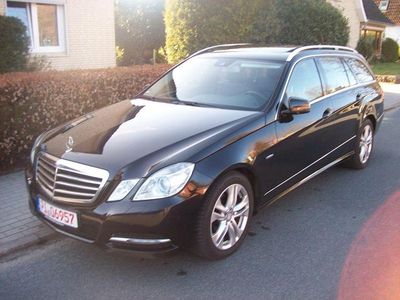 Gebraucht Mercedes E220 190 PS (139 kW) 2012 Schwarz Kombi