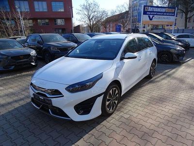 Gebraucht Kia Ceed Sportswagon Spirit 141 PS (103 kW) 2022 Weiß Kombi