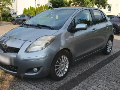 Gebraucht Toyota Yaris 101 PS (74 kW) 2009 Grau Kleinwagen