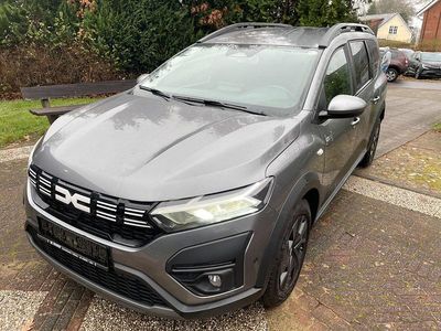 Grau Gebraucht 2024 Dacia Jogger Expression Van / Kleinbus | 19.900 € (Fairer Preis)