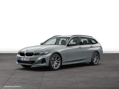 Gebraucht BMW 330e 292 PS (214 kW) 2025 Grau Kombi