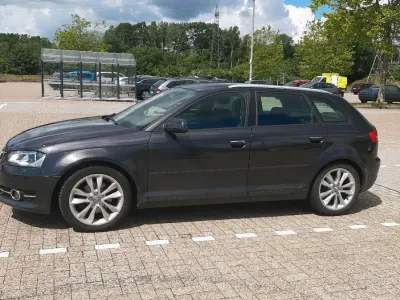 Gebraucht Audi A3 125 PS (91 kW) 2011 Grau Kleinwagen