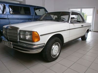 Gebraucht Mercedes 280 156 PS (114 kW) 1977 Weiß