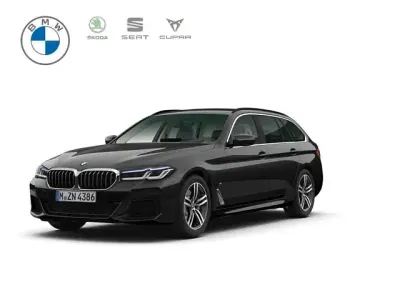 Gebraucht BMW 520 M Sport 190 PS (139 kW) 2022 Black sapphire metallic Kombi