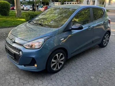Gebraucht Hyundai i10 Passion Plus 67 PS (49 kW) 2019 Blau Kleinwagen