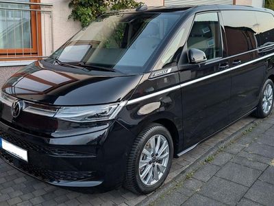 Gebraucht VW Multivan Style 150 PS (110 kW) 2024 Schwarz Van