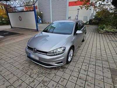 Gebraucht VW Golf VII Comfortline 110 PS (80 kW) 2017 Silber Limousine