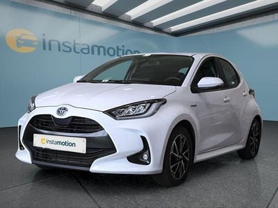 Weiß Gebraucht 2021 Toyota Yaris Hybrid Kleinwagen | 19.489 € (Fairer Preis)