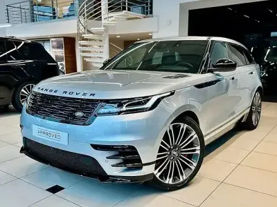 Gebraucht Land Rover Range Rover Velar HSE 400 PS (294 kW) 2024 Hakuba silver (metallic) SUV