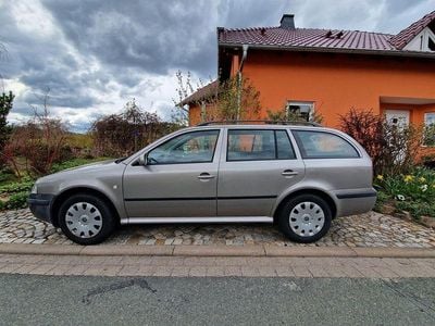 Gebraucht Skoda Octavia Tour 102 PS (75 kW) 2006 Silber Kombi