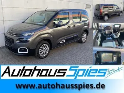 Gebraucht Citroën Berlingo Feel 131 PS (96 kW) 2020 Platiniumgrau/metalliclackie Van / Kleinbus